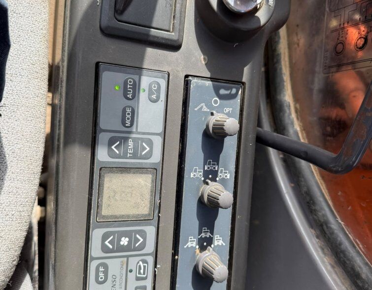 HITACHI  ZX160W ***REGISTERED***